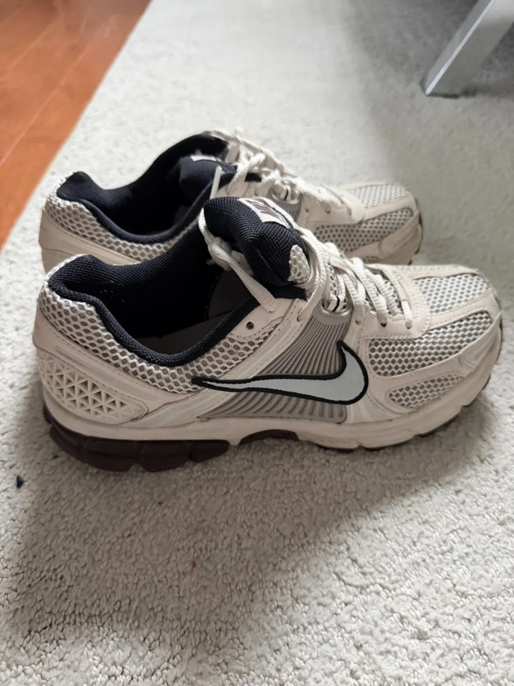 Nike Zoom Vomero 5 - Women’s - Picture 2 of 5